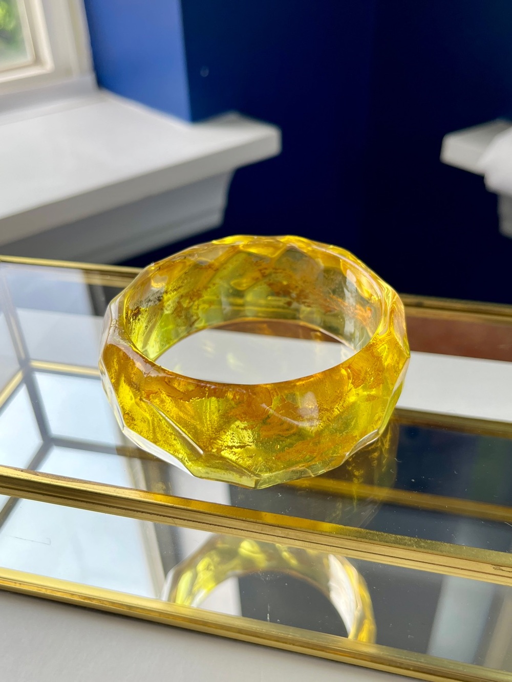 Faceted Yellow w/ Gold Marbling Lucite Bangle Bracelet